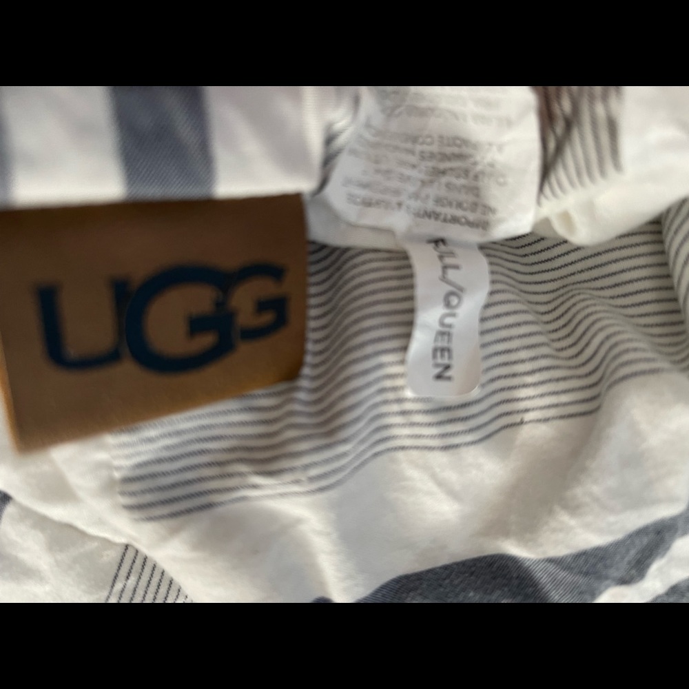 UGG Full/Queen stripe comforter.